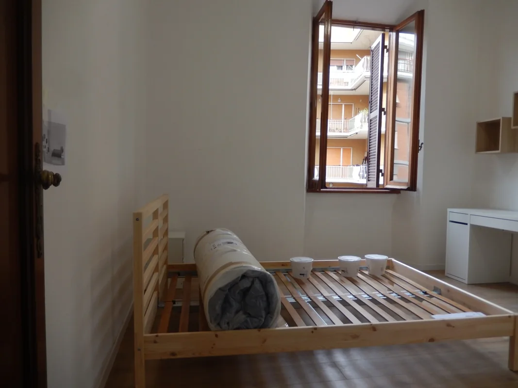 Single room n. 4 available for Eramus student or out-of-office workers in Roma
