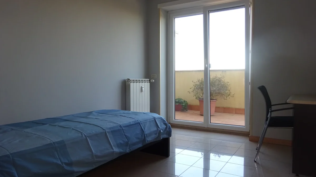 Room n. 1 available from 1st October in Roma
