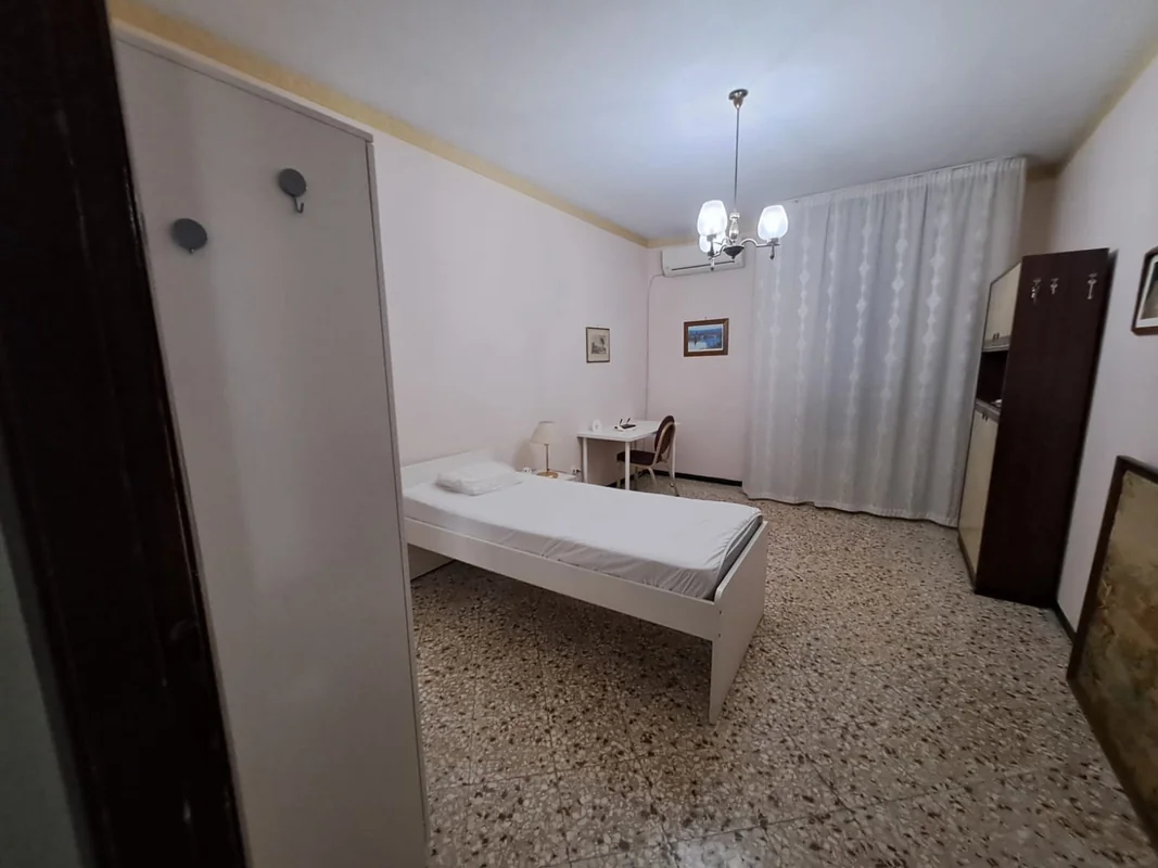 Camera doppia , per due persone in appartamento in condivisione a Palermo — foto 5