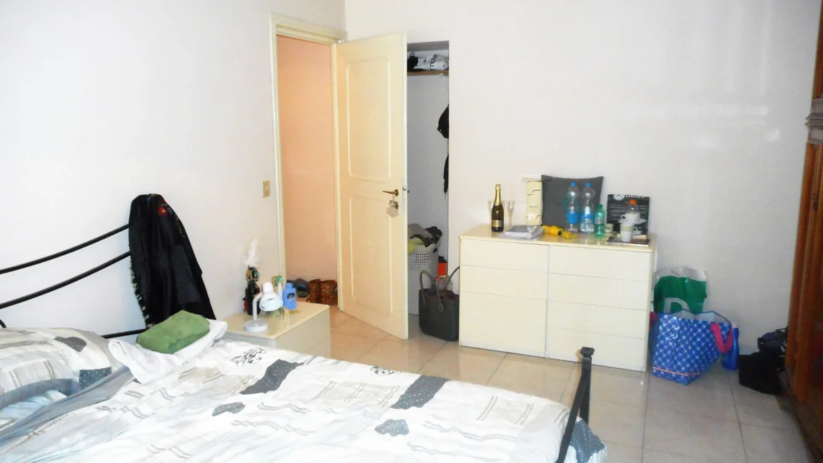 Room n. 1 available in Roma