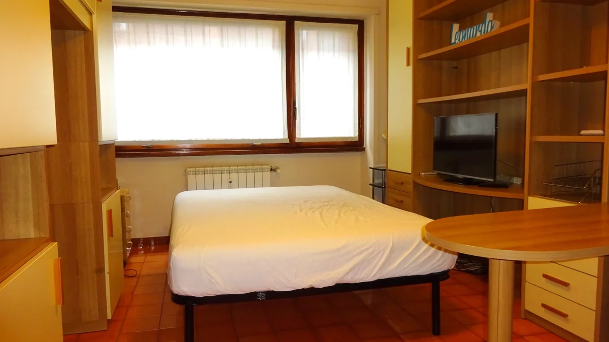 Room no. 1 available immediately for students and out-of-town workers. in Roma — foto 4