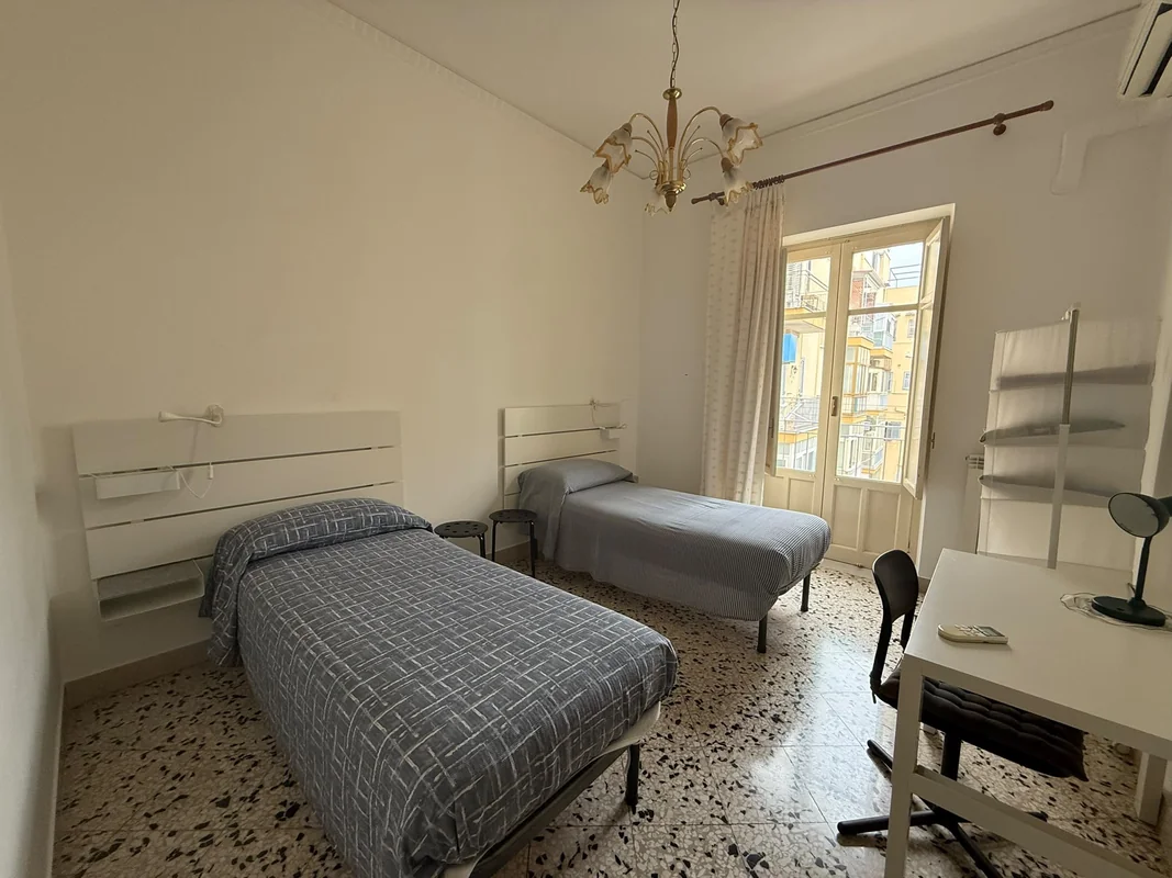 Apartment with 3 bedrooms 1 bathroom living room kitchen 2 balconies in Palermo — foto 5