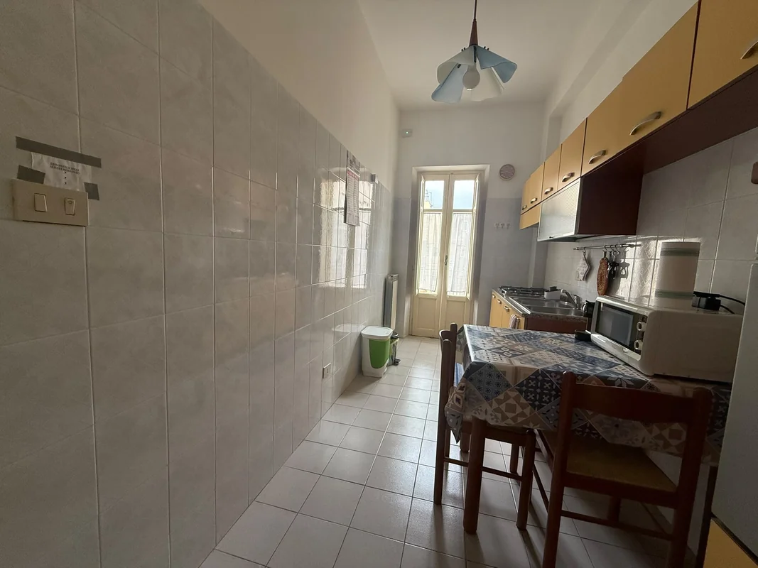 Apartment with 3 bedrooms 1 bathroom living room kitchen 2 balconies in Palermo — foto 4