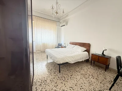 Appartamento  con 3 camere 1 bagno salone cucina abitabile 2 balconi