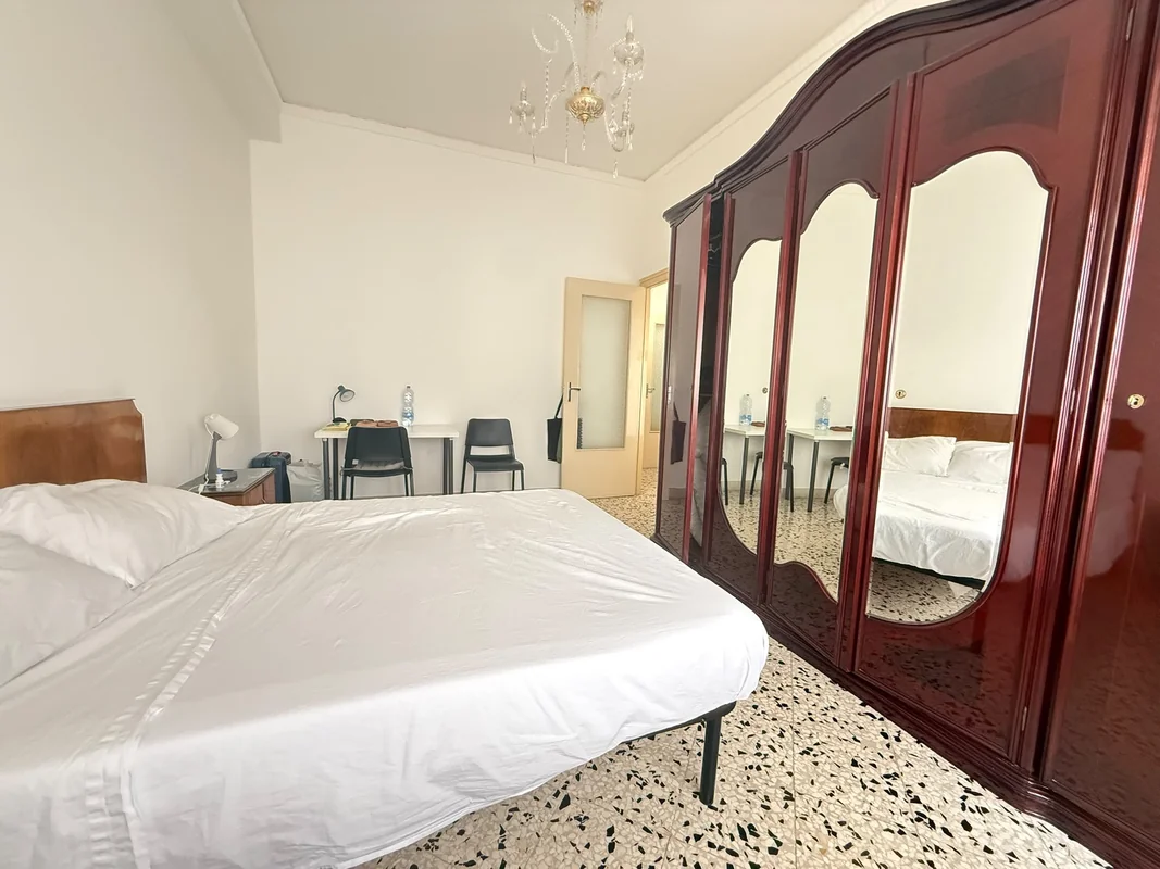 Furnished double bedroom in Palermo