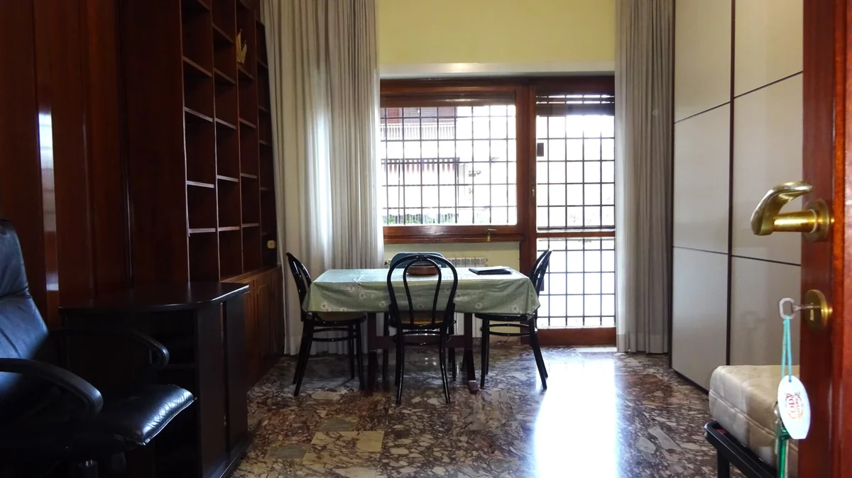 Room no. 1 available immediately for students and out-of-town workers. in Roma — foto 5